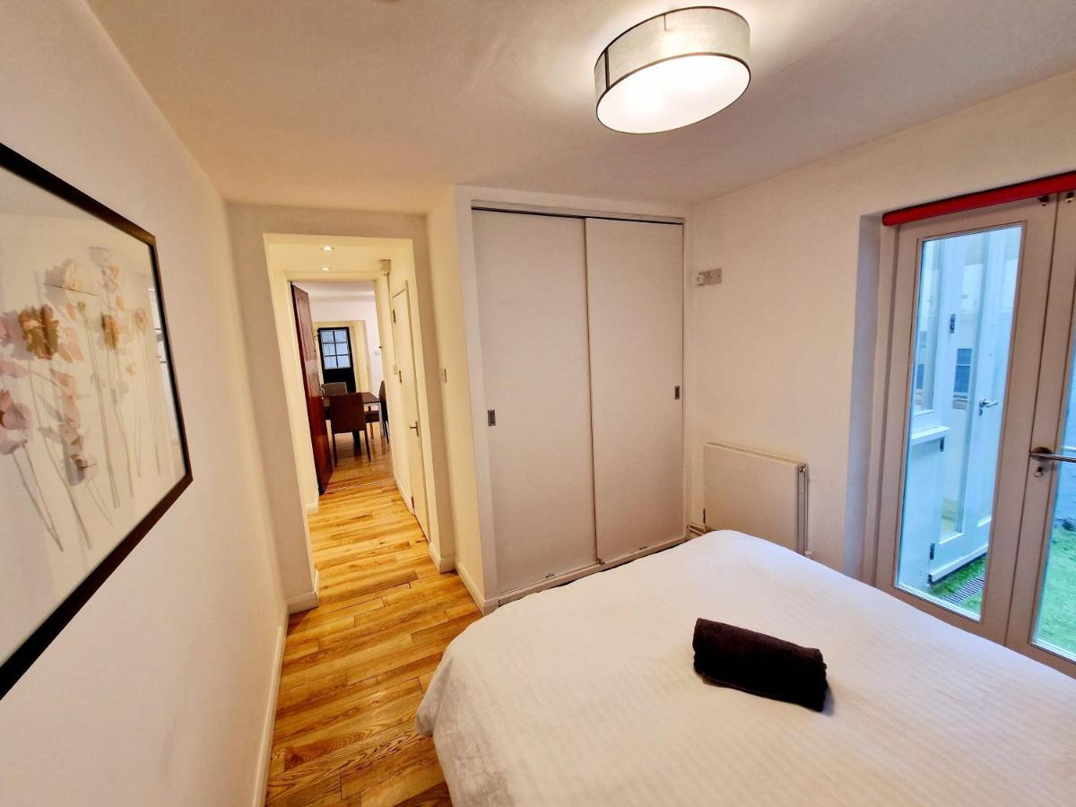 Beautiful Hyde Park Flat By Lancaster Gate Station With Private Back Patio Appartement Londen Buitenkant foto