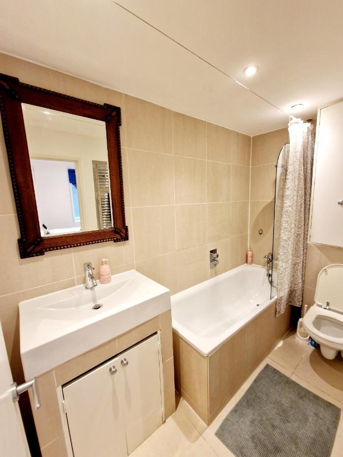 Beautiful Hyde Park Flat By Lancaster Gate Station With Private Back Patio Appartement Londen Buitenkant foto