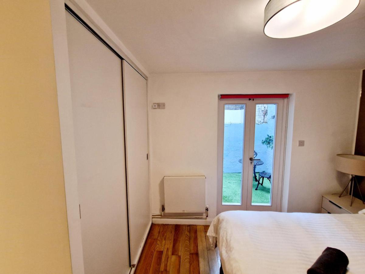 Beautiful Hyde Park Flat By Lancaster Gate Station With Private Back Patio Appartement Londen Buitenkant foto